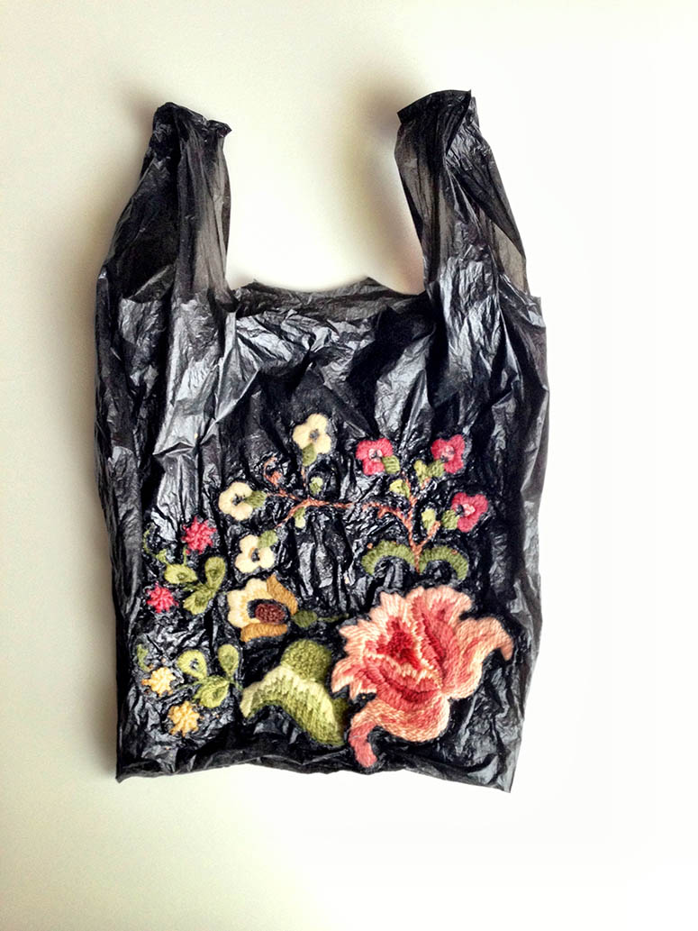 Nicoletta de la Brown - embroidery on bags