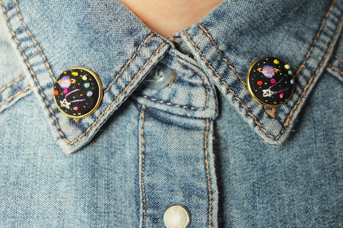 Embroidered collar pins by Baobap