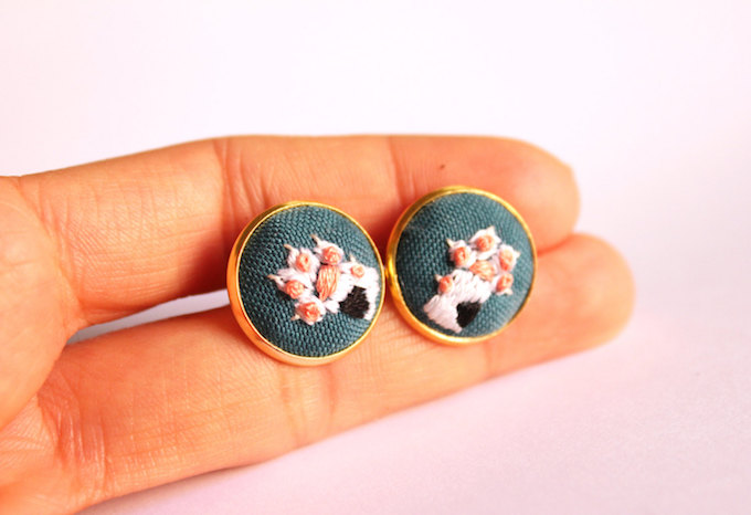 Embroidered collar pins by Baobap