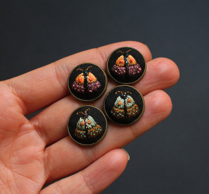 Embroidered collar pins by Baobap