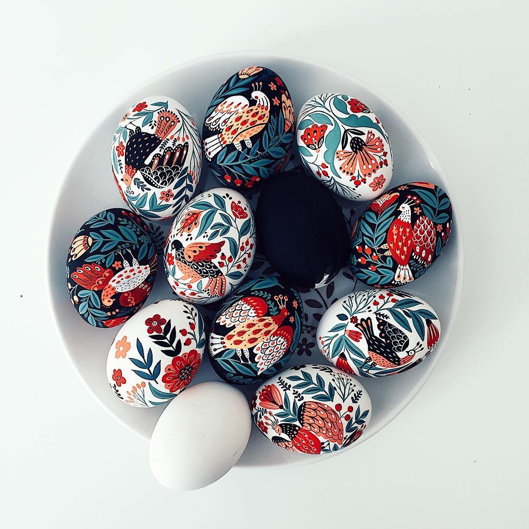 painted eggs by Dinara Mirtalipova