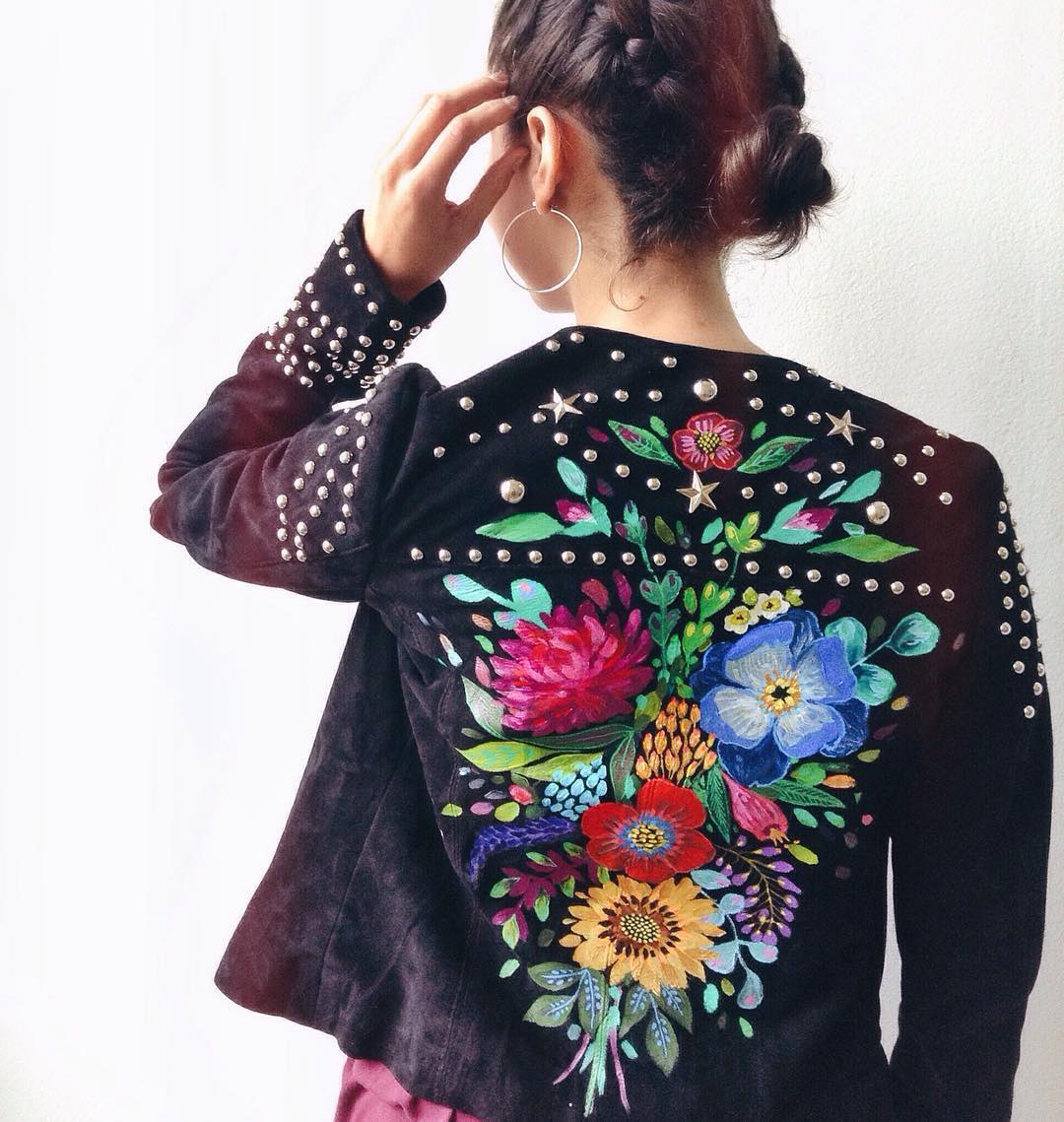 Floral art embroidery by Jo Jiménez