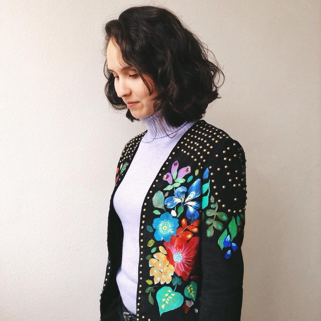 Floral art embroidery by Jo Jiménez