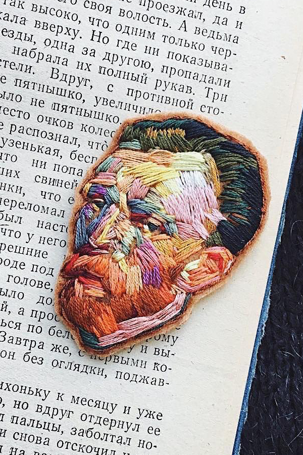 Embroidered brooch by Fistashka Art