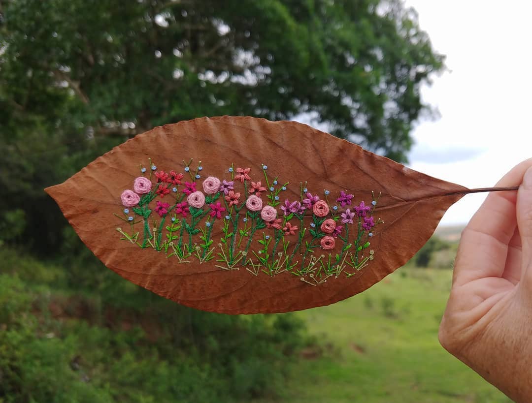 Hand embroidery on leaf by Solange Nunes