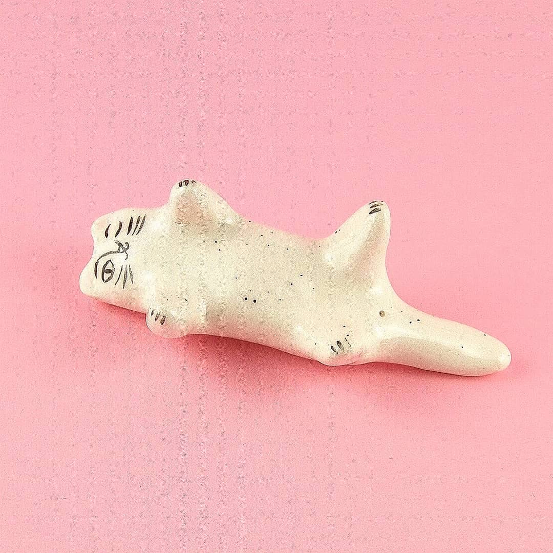 Ceramic cat figurine by Livia Coloji