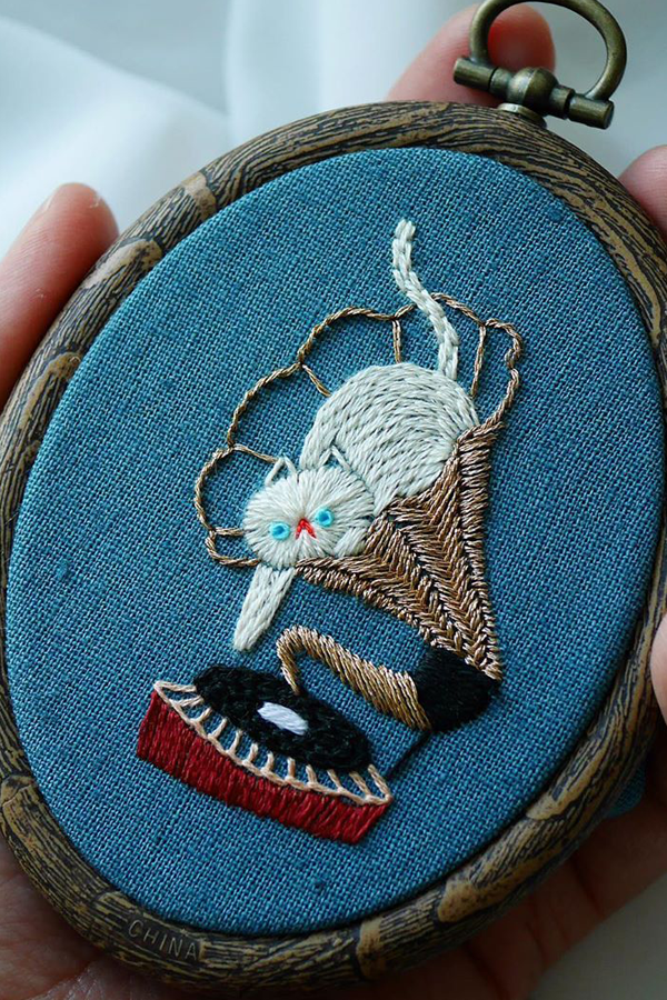 Cat embroidery by Nyang Stitch