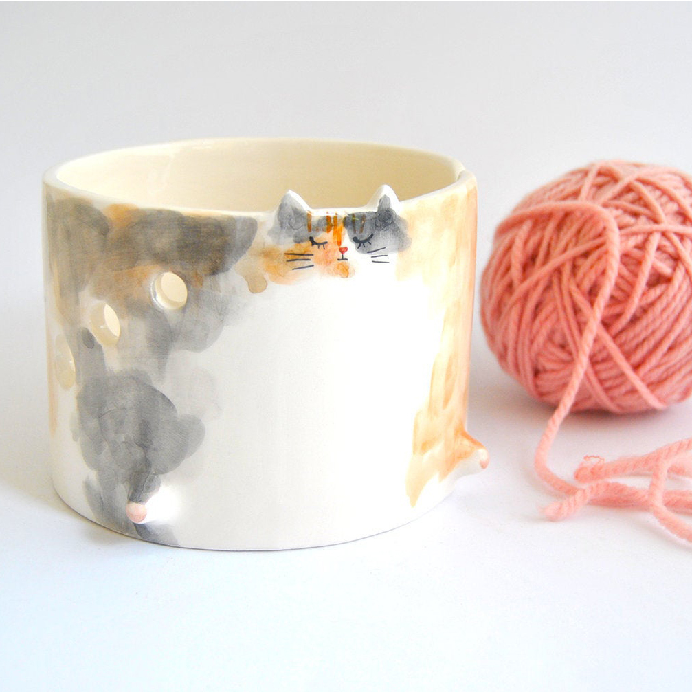 Cat yarn bowl