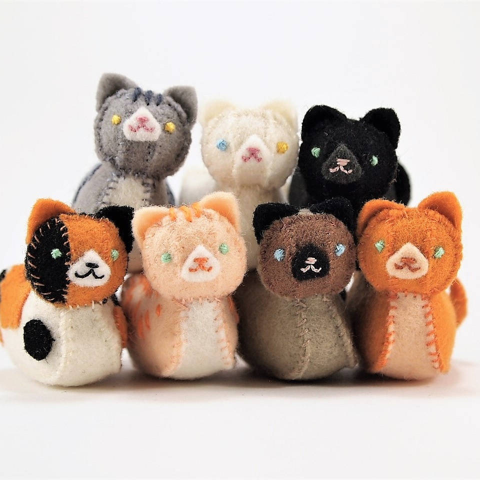 Felt cat doll DIY project