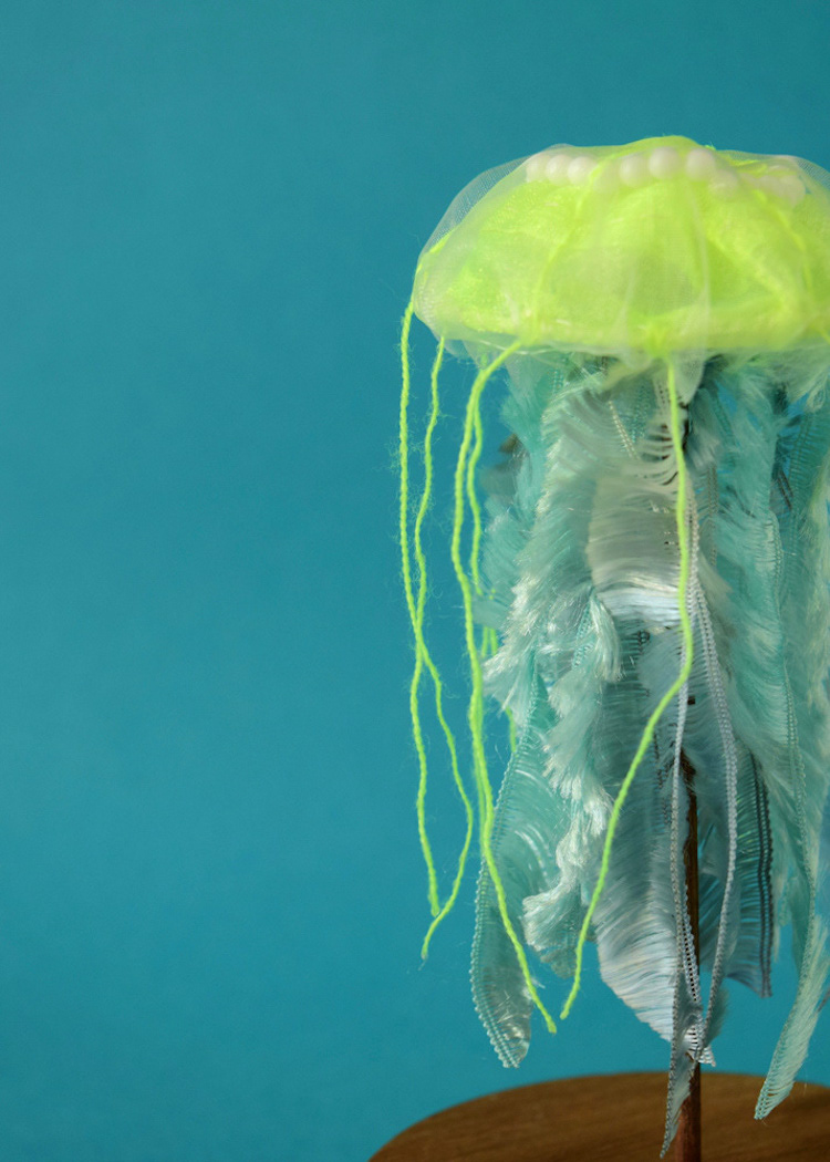 Jellyfish made of fabric by Hine Mizushima