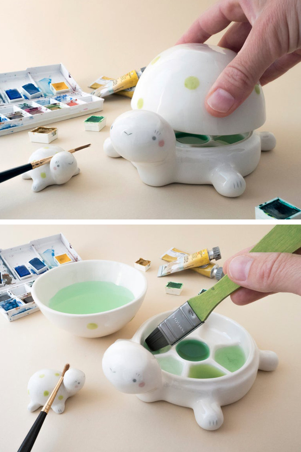 Turtle-shaped ceramic palette