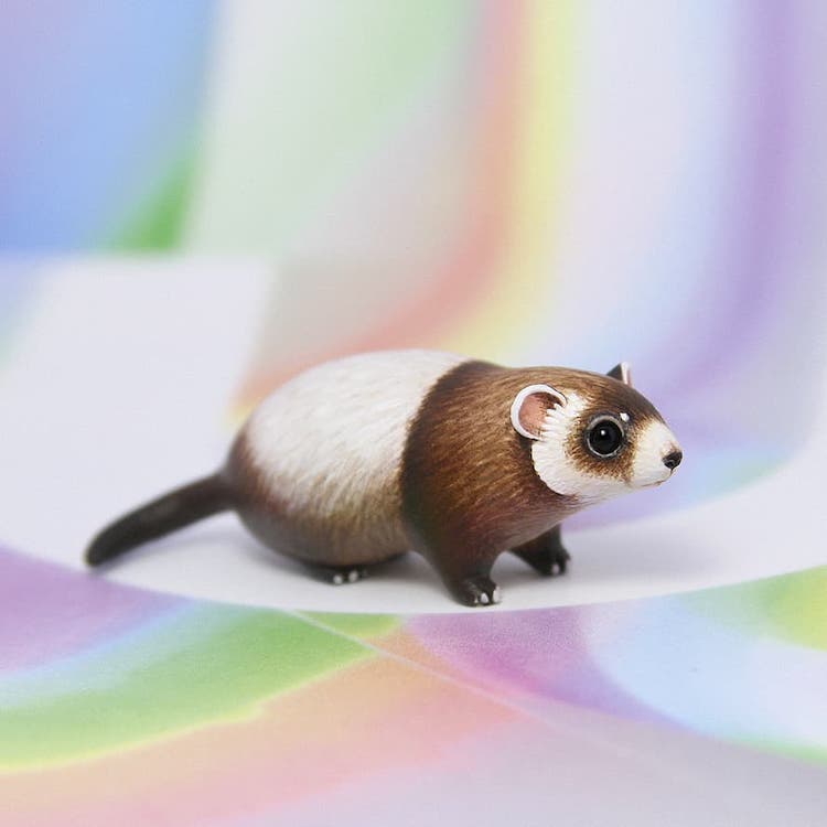 Artist Creates Small Animal Totems Using Polymer Clay Artist Creates Small Animal Totems Using Polymer Clay