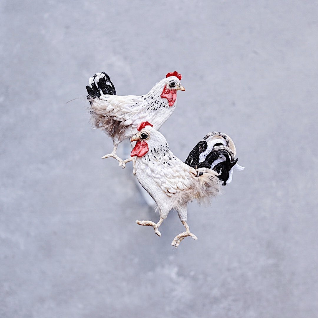 Lifelike bird embroidery by Pola Laamanen