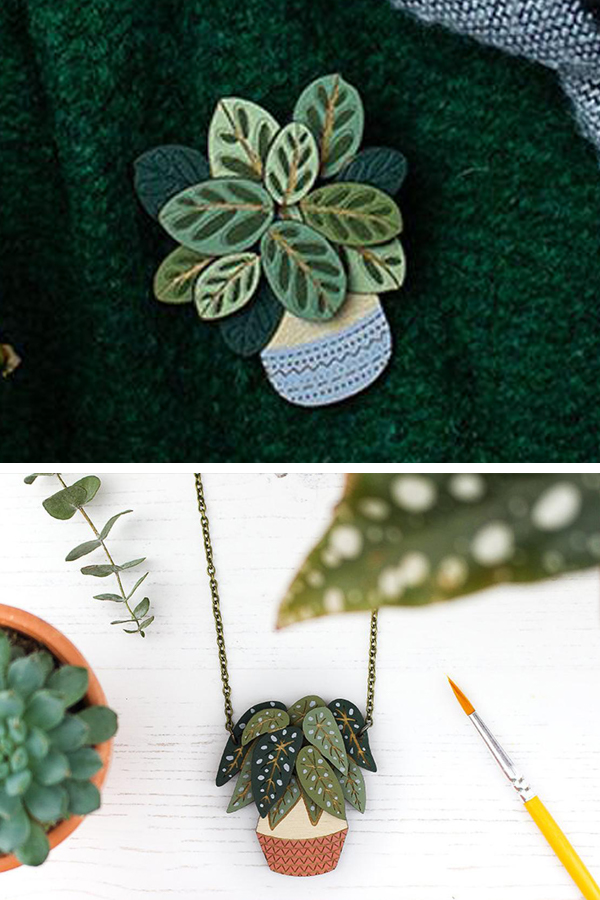 Houseplant wooden necklace and brooch