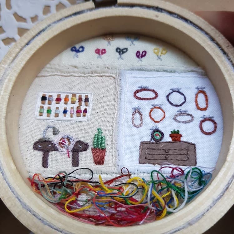 Embroidery That's Like Polly Pocket