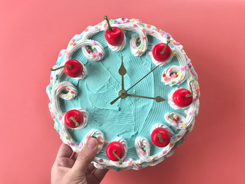 Clocks that look like cakes