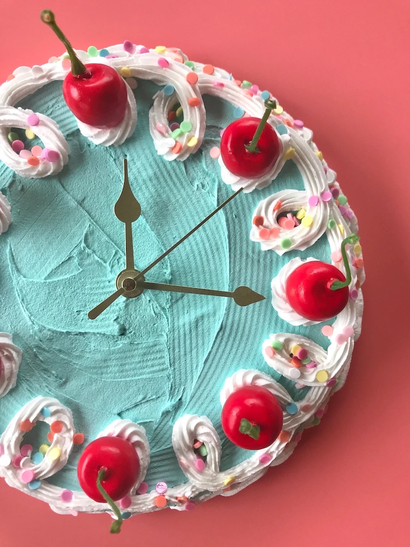 Clocks that look like cakes