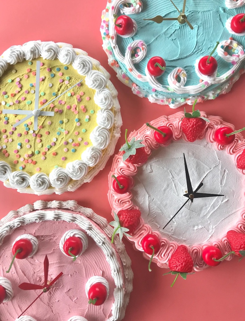 Clocks that look like cakes