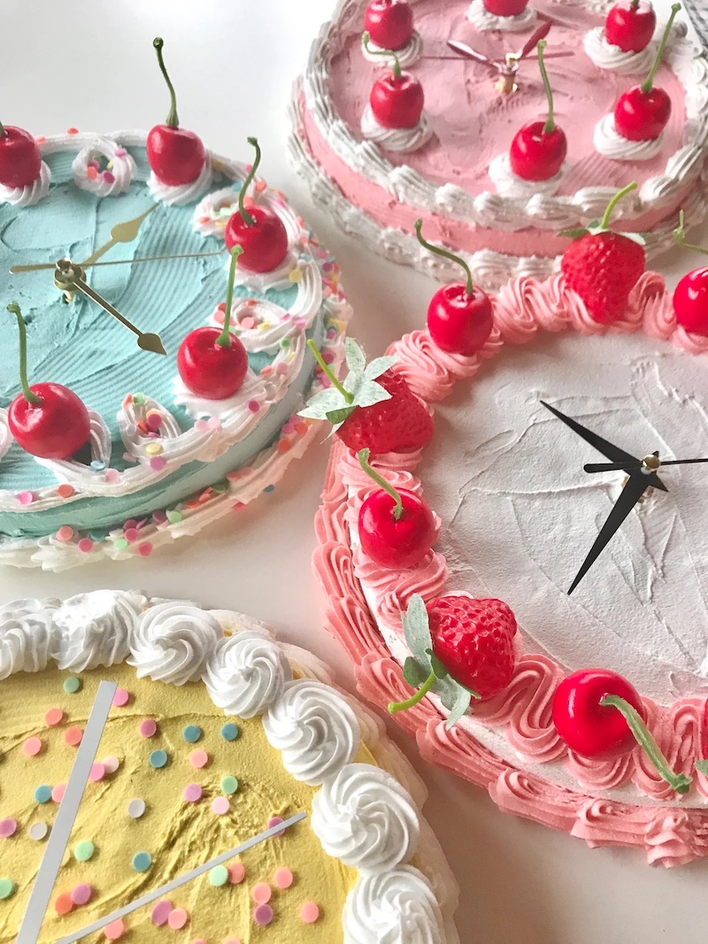 Clocks that look like cakes